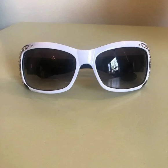 𝅺Vintage 80’s - 90’s zebra print white sunglasses - Picture 6 of 11